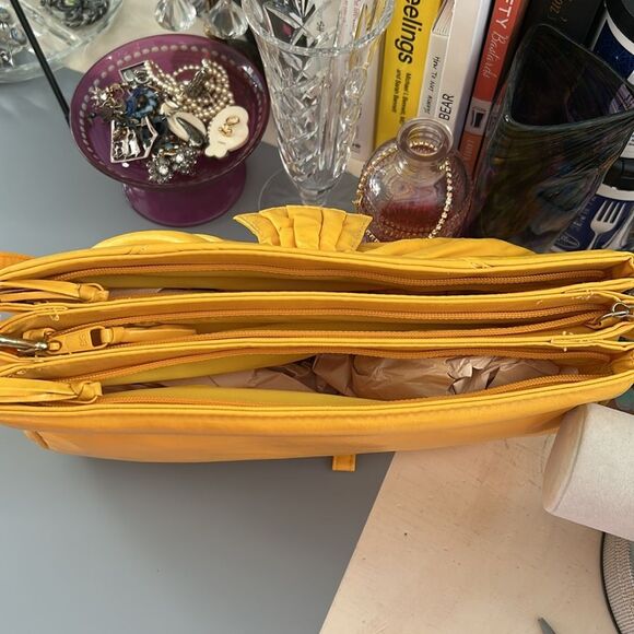Vintage 80s Yellow Women's Shoulder Bag - Picture 6 of 7